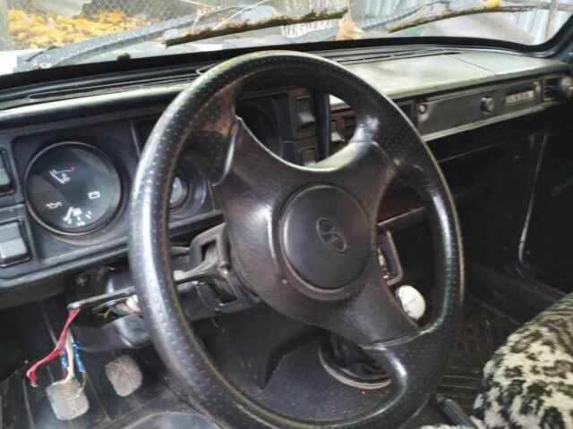 Белый ВАЗ 2105, объемом двигателя 1.3 л и пробегом 999 тыс. км за 596 $, фото 5 на Automoto.ua