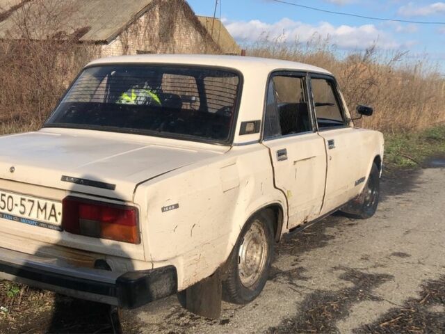 Білий ВАЗ 2105, об'ємом двигуна 1.5 л та пробігом 1 тис. км за 308 $, фото 1 на Automoto.ua