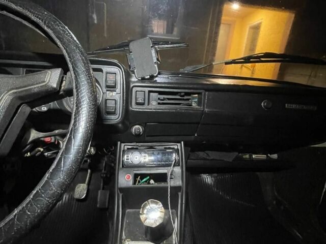 Белый ВАЗ 2105, объемом двигателя 2 л и пробегом 100 тыс. км за 332 $, фото 6 на Automoto.ua