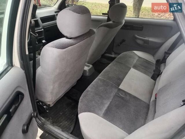 Белый ВАЗ 2105, объемом двигателя 2 л и пробегом 60 тыс. км за 1350 $, фото 19 на Automoto.ua