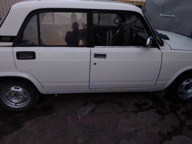 Белый ВАЗ 2105, объемом двигателя 1.3 л и пробегом 100 тыс. км за 730 $, фото 3 на Automoto.ua
