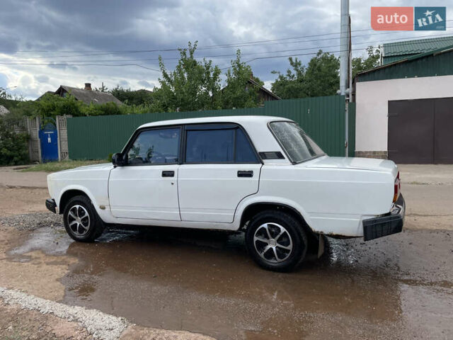 Белый ВАЗ 2105, объемом двигателя 1.3 л и пробегом 25 тыс. км за 850 $, фото 4 на Automoto.ua