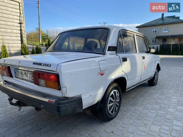 Белый ВАЗ 2105, объемом двигателя 1.3 л и пробегом 100 тыс. км за 454 $, фото 2 на Automoto.ua