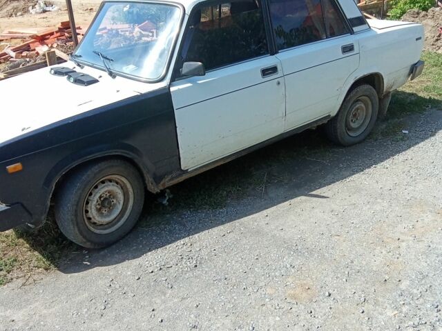 Белый ВАЗ 2105, объемом двигателя 0 л и пробегом 1000 тыс. км за 480 $, фото 6 на Automoto.ua