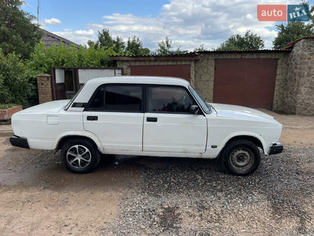 Белый ВАЗ 2105, объемом двигателя 1.3 л и пробегом 25 тыс. км за 850 $, фото 3 на Automoto.ua