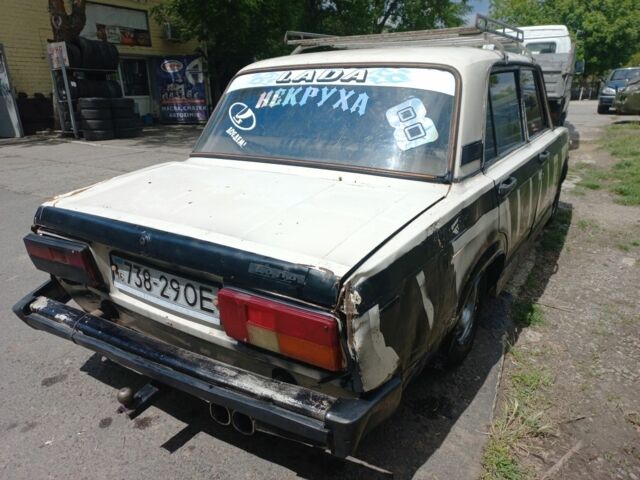 Білий ВАЗ 2105, об'ємом двигуна 1.3 л та пробігом 250 тис. км за 500 $, фото 5 на Automoto.ua
