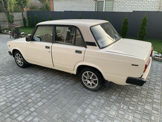 Белый ВАЗ 2105, объемом двигателя 1.3 л и пробегом 75 тыс. км за 800 $, фото 6 на Automoto.ua