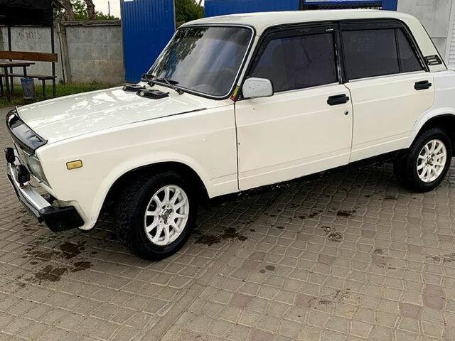 Білий ВАЗ 2105, об'ємом двигуна 1.3 л та пробігом 246 тис. км за 700 $, фото 1 на Automoto.ua