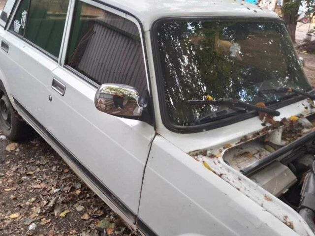 Белый ВАЗ 2105, объемом двигателя 1.3 л и пробегом 999 тыс. км за 596 $, фото 1 на Automoto.ua