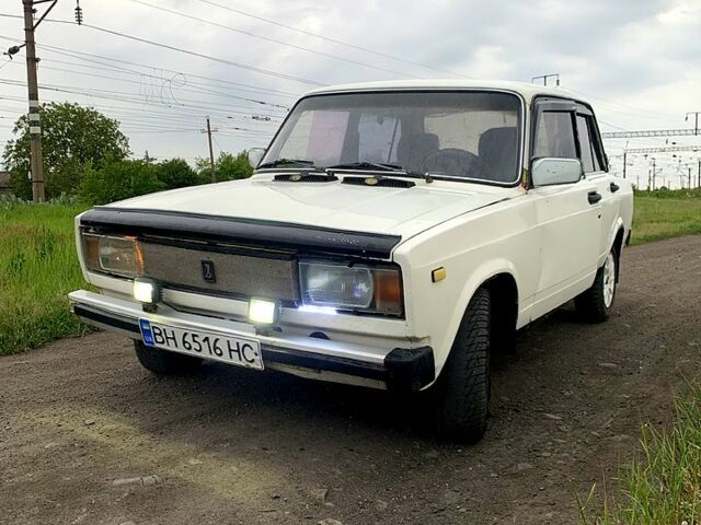 Білий ВАЗ 2105, об'ємом двигуна 1.3 л та пробігом 246 тис. км за 700 $, фото 7 на Automoto.ua