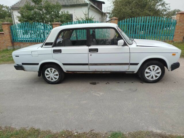 Білий ВАЗ 2105, об'ємом двигуна 1.3 л та пробігом 89 тис. км за 411 $, фото 2 на Automoto.ua