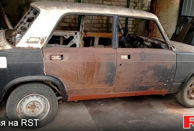 Белый ВАЗ 2105, объемом двигателя 1.3 л и пробегом 0 тыс. км за 400 $, фото 1 на Automoto.ua