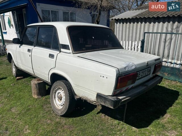 Белый ВАЗ 2105, объемом двигателя 1.5 л и пробегом 53 тыс. км за 700 $, фото 6 на Automoto.ua