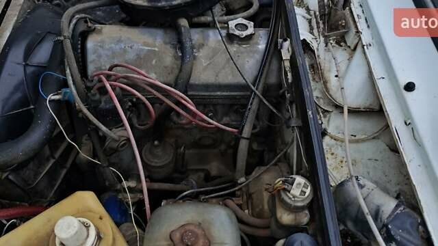 Белый ВАЗ 2105, объемом двигателя 1.5 л и пробегом 82 тыс. км за 691 $, фото 5 на Automoto.ua