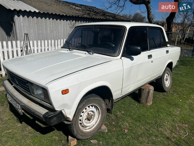 Белый ВАЗ 2105, объемом двигателя 1.5 л и пробегом 53 тыс. км за 700 $, фото 7 на Automoto.ua
