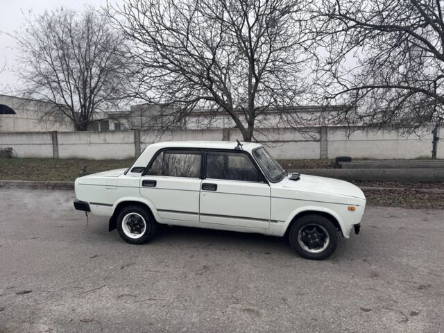 Белый ВАЗ 2105, объемом двигателя 1.3 л и пробегом 200 тыс. км за 550 $, фото 5 на Automoto.ua