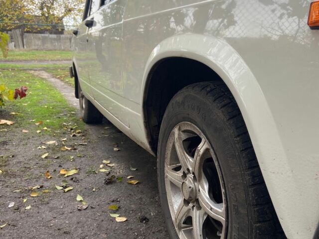 Білий ВАЗ 2105, об'ємом двигуна 1.2 л та пробігом 87 тис. км за 1200 $, фото 2 на Automoto.ua