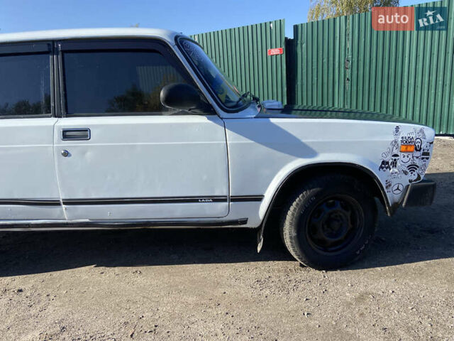 Белый ВАЗ 2105, объемом двигателя 1.5 л и пробегом 300 тыс. км за 490 $, фото 9 на Automoto.ua