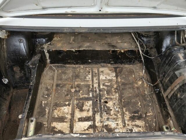 Белый ВАЗ 2105, объемом двигателя 0 л и пробегом 200 тыс. км за 1300 $, фото 8 на Automoto.ua