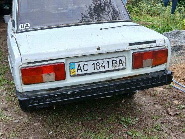 Білий ВАЗ 2105, об'ємом двигуна 1.5 л та пробігом 54 тис. км за 411 $, фото 3 на Automoto.ua