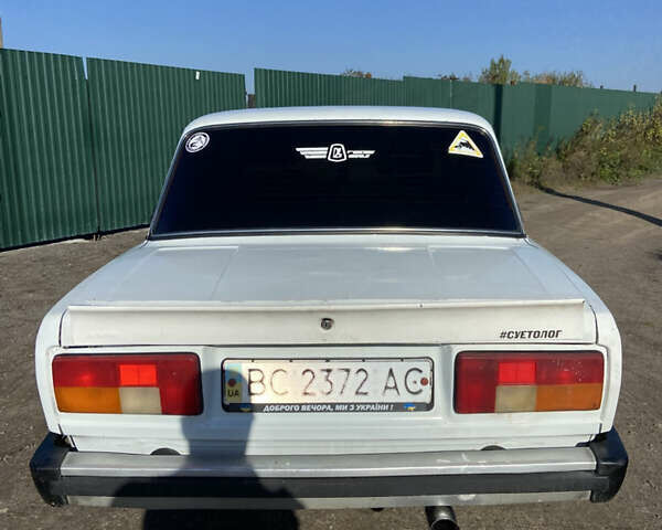 Белый ВАЗ 2105, объемом двигателя 1.5 л и пробегом 300 тыс. км за 490 $, фото 13 на Automoto.ua