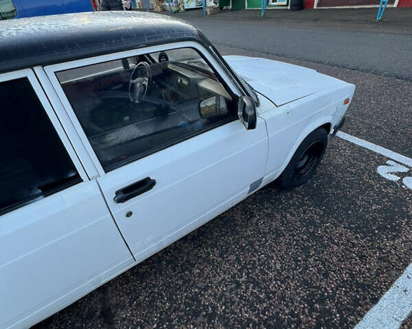 Білий ВАЗ 2105, об'ємом двигуна 1.5 л та пробігом 77 тис. км за 850 $, фото 4 на Automoto.ua