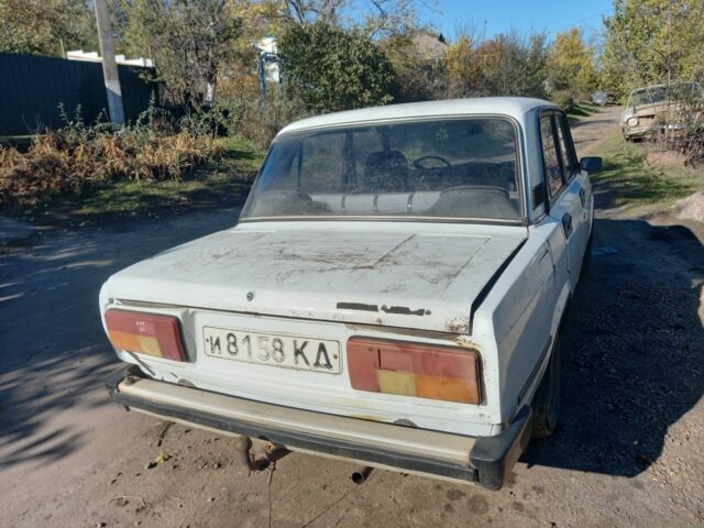 ВАЗ 2105 1990 в Голованевске на Automoto.ua Белый ВАЗ 2105, объемом двигателя 0 л и пробегом 40 тыс. км за 407 $, фото 3 на Automoto.ua