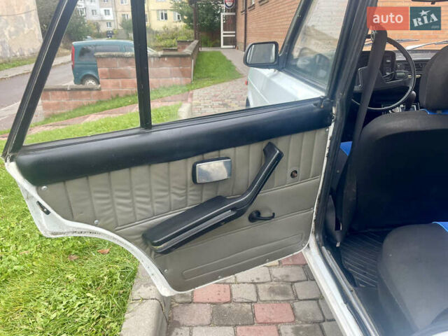 Білий ВАЗ 2105, об'ємом двигуна 1.2 л та пробігом 164 тис. км за 800 $, фото 11 на Automoto.ua