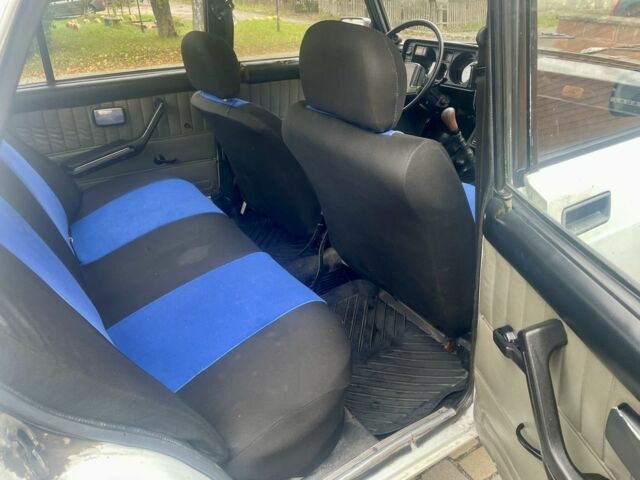 Белый ВАЗ 2105, объемом двигателя 1.2 л и пробегом 164 тыс. км за 800 $, фото 5 на Automoto.ua