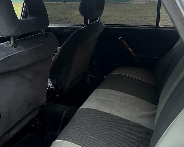 Белый ВАЗ 2105, объемом двигателя 0 л и пробегом 190 тыс. км за 700 $, фото 5 на Automoto.ua