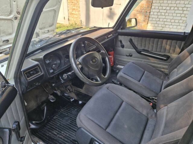 Белый ВАЗ 2105, объемом двигателя 1.2 л и пробегом 95 тыс. км за 850 $, фото 9 на Automoto.ua