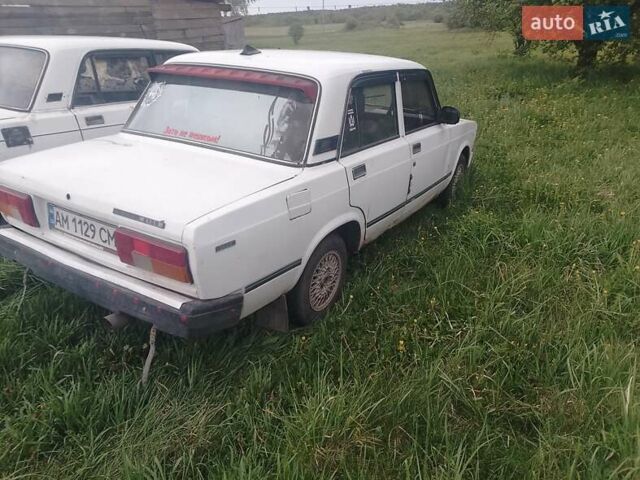 Белый ВАЗ 2105, объемом двигателя 1.2 л и пробегом 100 тыс. км за 700 $, фото 2 на Automoto.ua