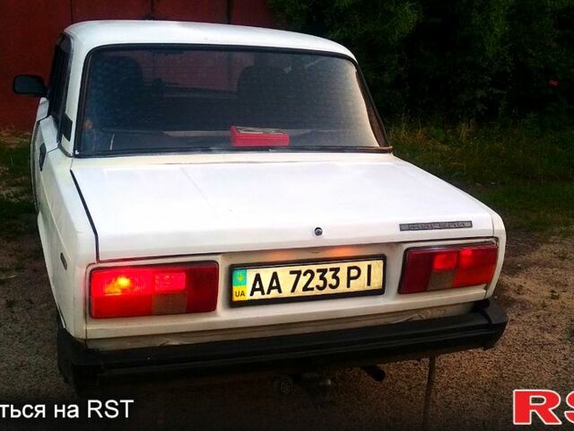 Белый ВАЗ 2105, объемом двигателя 1.5 л и пробегом 0 тыс. км за 440 $, фото 3 на Automoto.ua