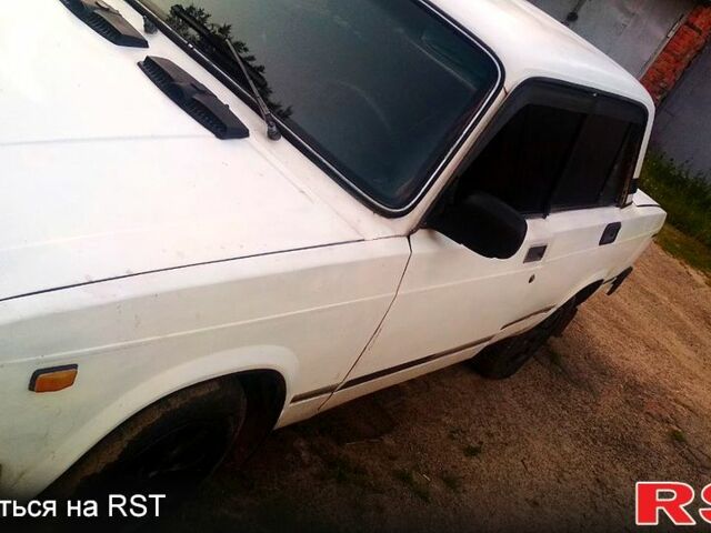 Белый ВАЗ 2105, объемом двигателя 1.5 л и пробегом 0 тыс. км за 440 $, фото 1 на Automoto.ua