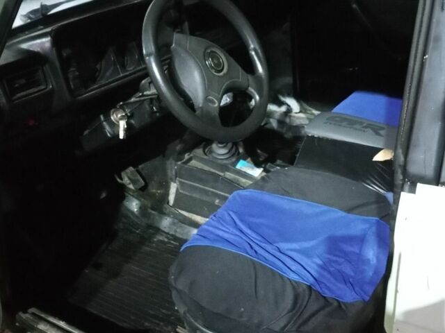 Белый ВАЗ 2105, объемом двигателя 0 л и пробегом 75 тыс. км за 504 $, фото 5 на Automoto.ua