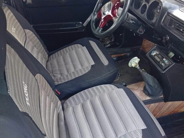 Белый ВАЗ 2105, объемом двигателя 1.5 л и пробегом 1000 тыс. км за 650 $, фото 4 на Automoto.ua