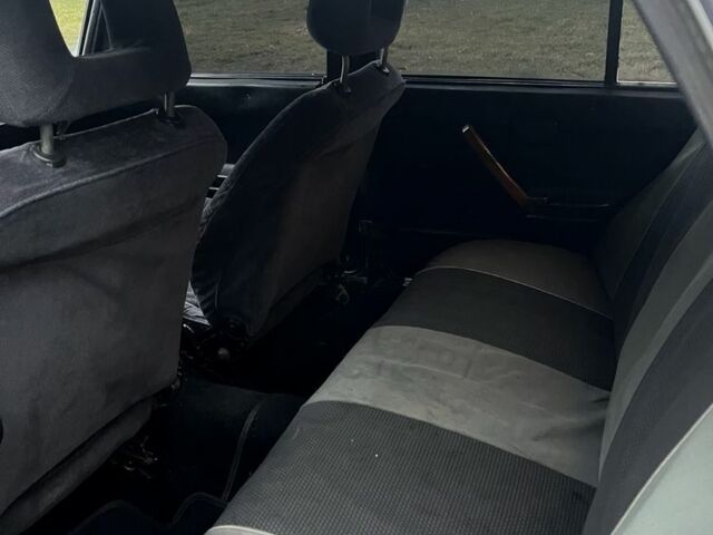 Белый ВАЗ 2105, объемом двигателя 0 л и пробегом 190 тыс. км за 700 $, фото 6 на Automoto.ua