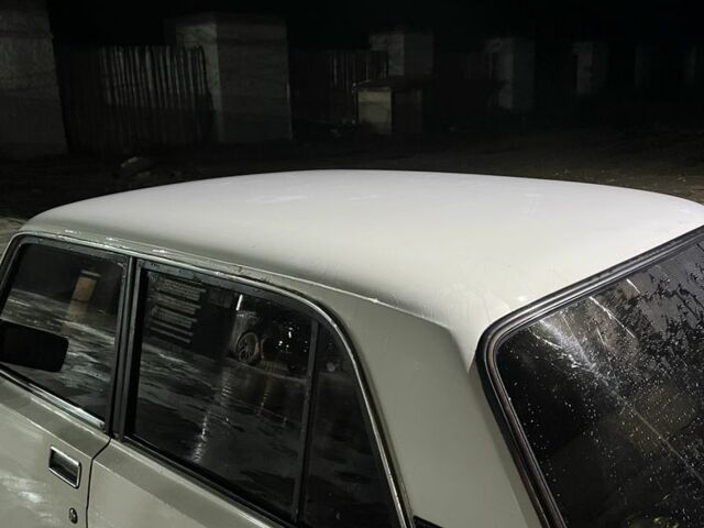 Белый ВАЗ 2105, объемом двигателя 0 л и пробегом 190 тыс. км за 700 $, фото 3 на Automoto.ua