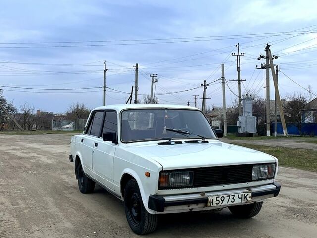 Белый ВАЗ 2105, объемом двигателя 13 л и пробегом 0 тыс. км за 700 $, фото 5 на Automoto.ua