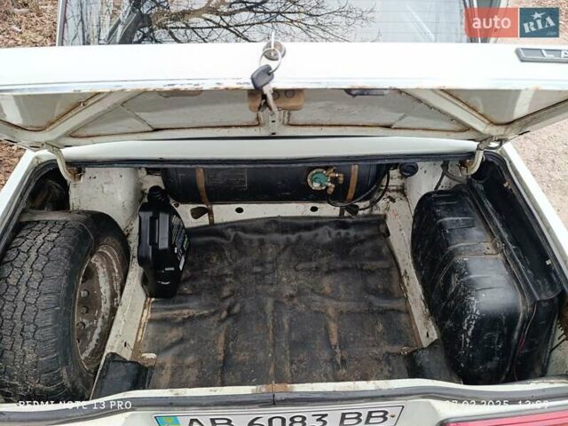 Белый ВАЗ 2105, объемом двигателя 1.3 л и пробегом 85 тыс. км за 700 $, фото 4 на Automoto.ua