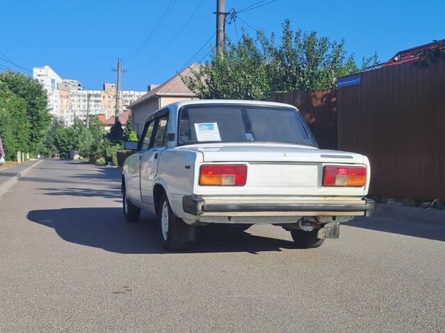 Белый ВАЗ 2105, объемом двигателя 0 л и пробегом 70 тыс. км за 1500 $, фото 5 на Automoto.ua