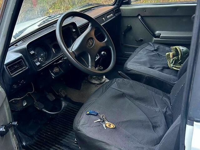 Білий ВАЗ 2105, об'ємом двигуна 1.3 л та пробігом 145 тис. км за 1100 $, фото 8 на Automoto.ua