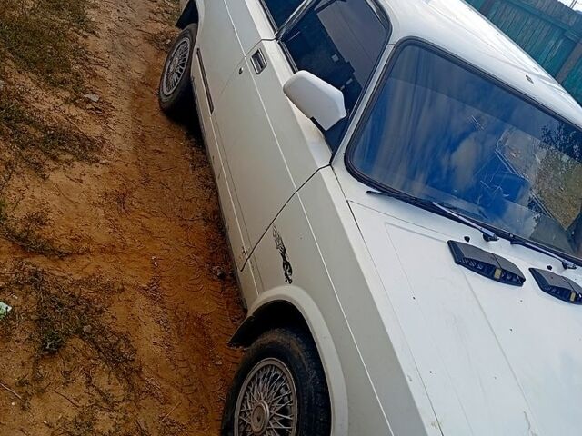 Белый ВАЗ 2105, объемом двигателя 1.5 л и пробегом 0 тыс. км за 650 $, фото 1 на Automoto.ua