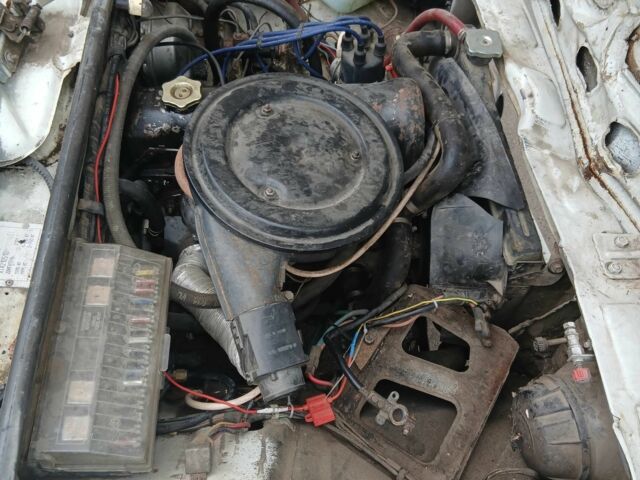 Белый ВАЗ 2105, объемом двигателя 0 л и пробегом 300 тыс. км за 300 $, фото 1 на Automoto.ua