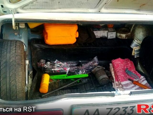 Белый ВАЗ 2105, объемом двигателя 1.5 л и пробегом 0 тыс. км за 440 $, фото 7 на Automoto.ua