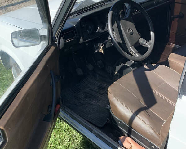 Білий ВАЗ 2105, об'ємом двигуна 1.29 л та пробігом 301 тис. км за 900 $, фото 21 на Automoto.ua