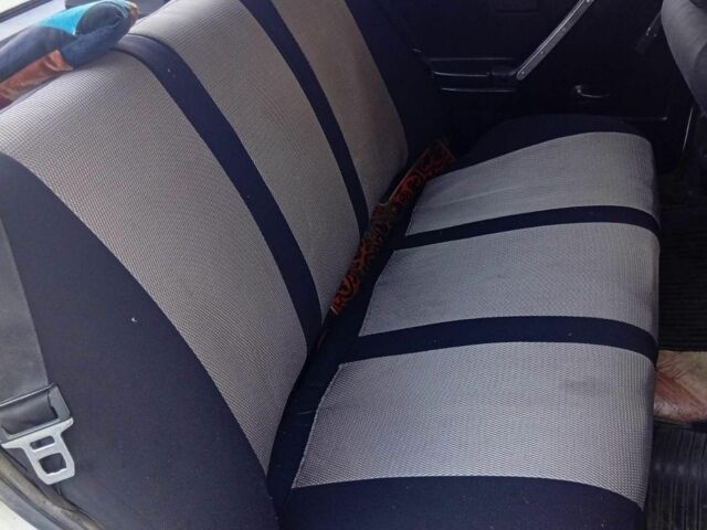 Белый ВАЗ 2105, объемом двигателя 1.5 л и пробегом 1000 тыс. км за 650 $, фото 3 на Automoto.ua