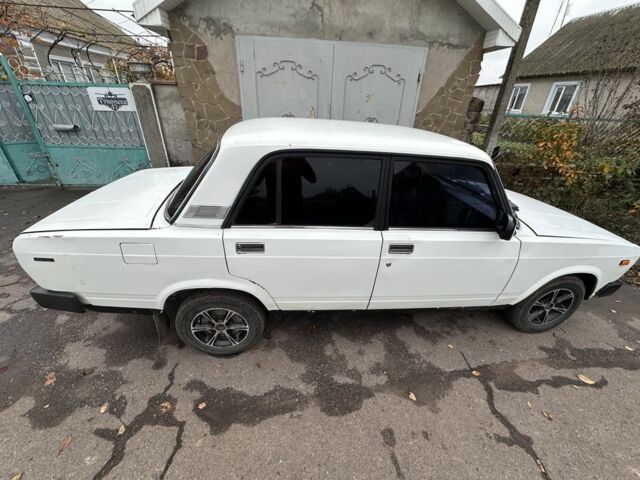 Белый ВАЗ 2105, объемом двигателя 1.2 л и пробегом 60 тыс. км за 750 $, фото 1 на Automoto.ua