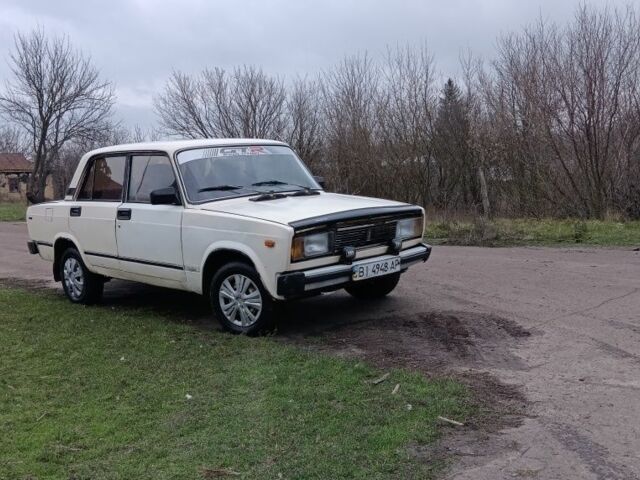 Белый ВАЗ 2105, объемом двигателя 1.5 л и пробегом 300 тыс. км за 710 $, фото 7 на Automoto.ua