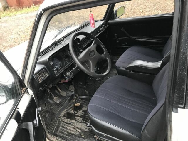 Белый ВАЗ 2105, объемом двигателя 1.3 л и пробегом 777 тыс. км за 500 $, фото 3 на Automoto.ua